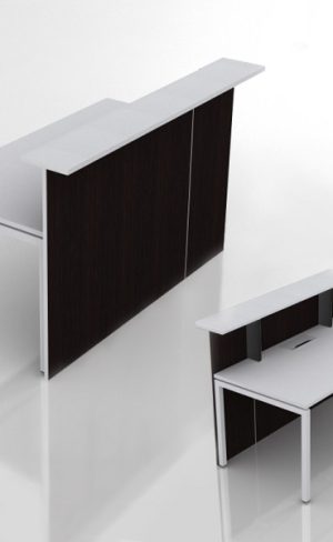 Comptoir d'accueil : L160 x P93,5 x H112,5 cm